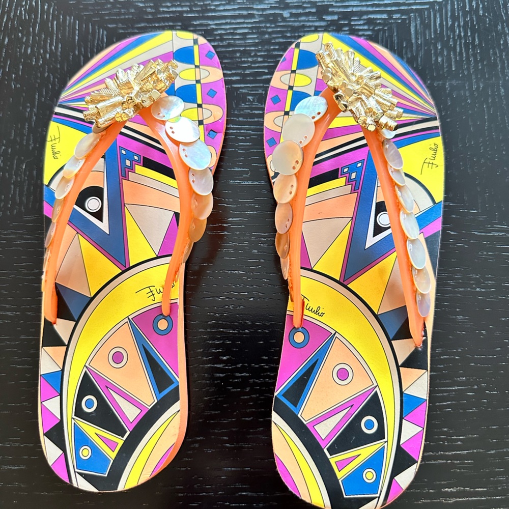Excellent condition 💯authentic Emilio Pucci Sandal
